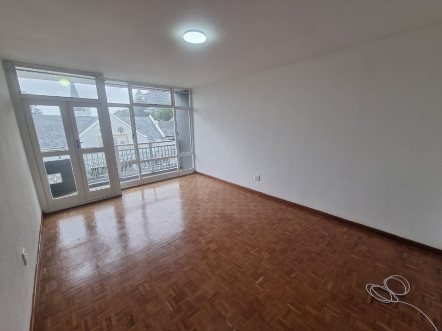 1 Bedroom Property for Sale in Sea Point Western Cape